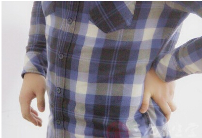 腰背疼痛常为多见，但是也是造成骨质疏松的症状