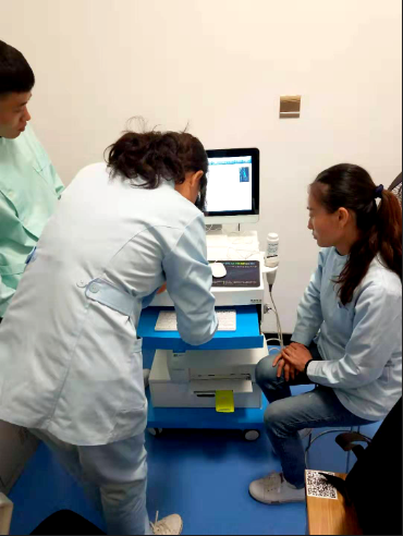 儿童探花视频在线仪走进童宜康儿童保健按摩中心专业给婴幼儿童做检测的保健中心